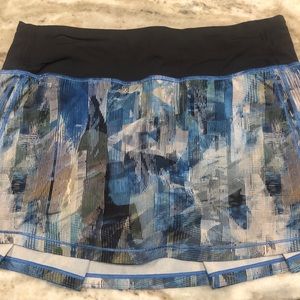 Lululemon skirt mid rise pace rival size 4
